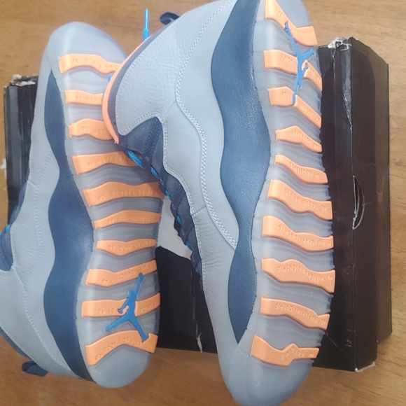 Deadstock Jordan 10 bobcats - Picture 15 of 17